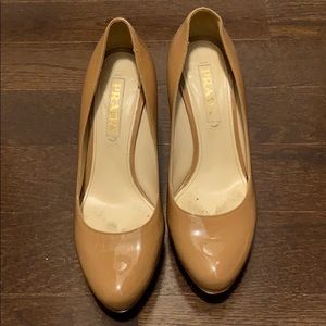 Prada tan leather shoes